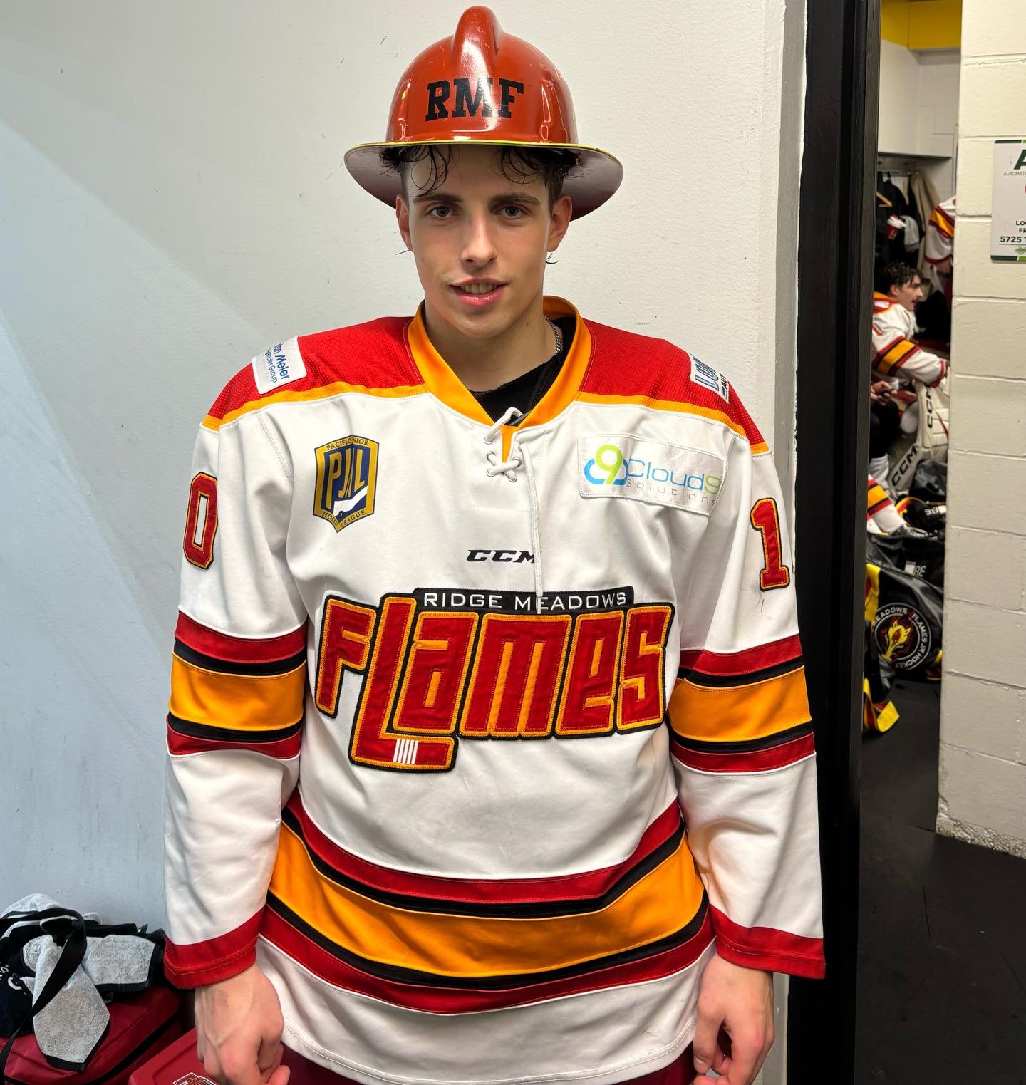 7-1 W @ Chilliwack!

Matthew Biros cooks for the natural 🎩🎩🎩, adds a 4th 🚨 (all in the 1st period), 🍎, & wins the Hard Hat!

Next up is Burnaby Wednesday in Burnaby!

🔥🔥🔥🔥